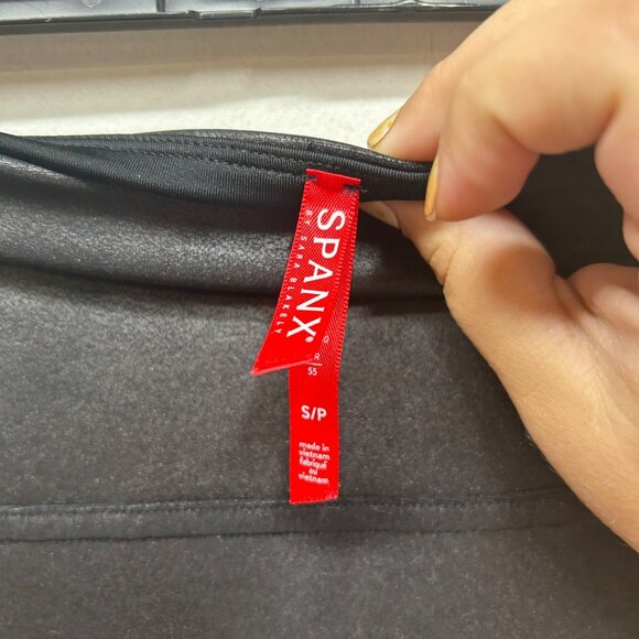 Spanx faux leather pull on pant legging small slimming - Picture 5 of 7